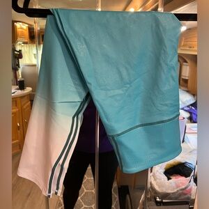 Zyia Blue ombré scales Hi rise LNT 7/8 Sz 6-8 No tags but never worn.